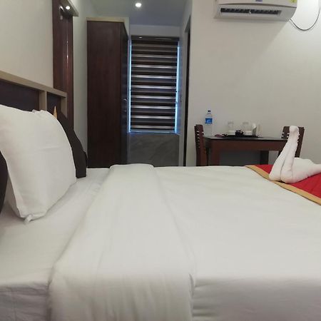 Paul Residency Otel Nedumbassery Dış mekan fotoğraf