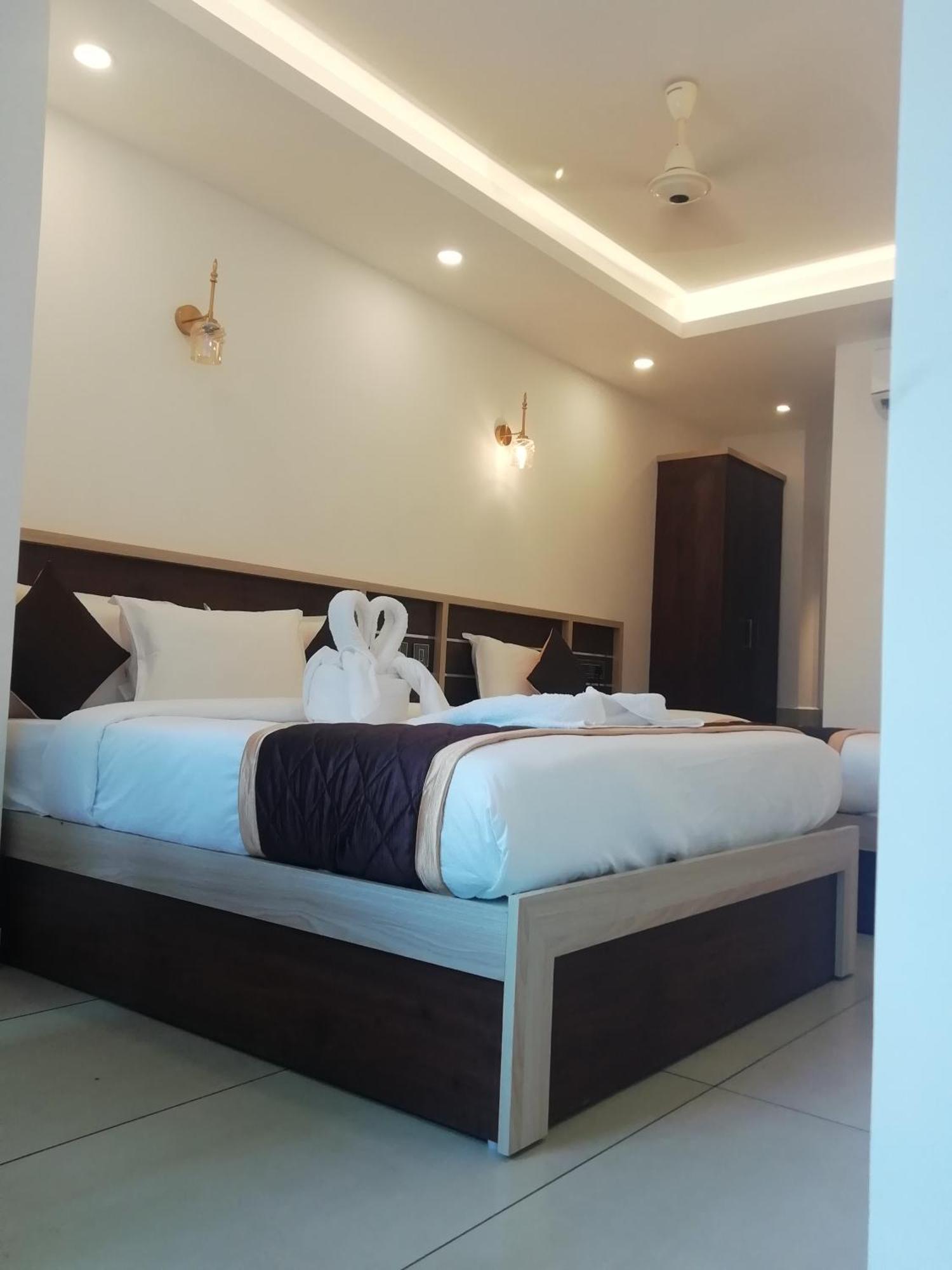 Paul Residency Otel Nedumbassery Dış mekan fotoğraf