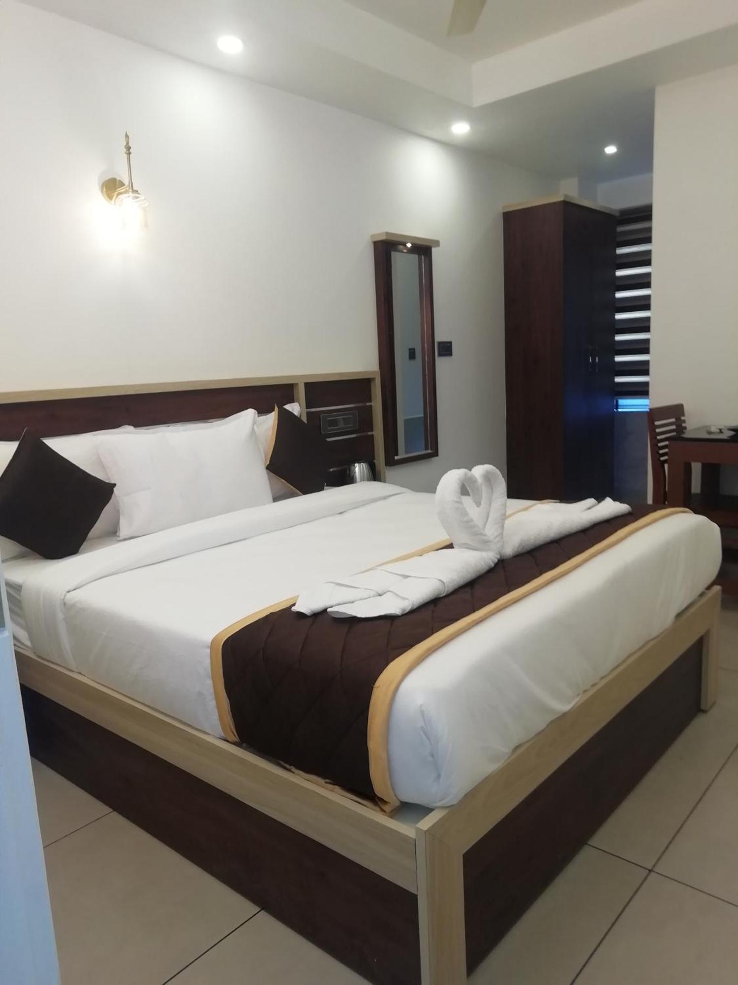Paul Residency Otel Nedumbassery Dış mekan fotoğraf